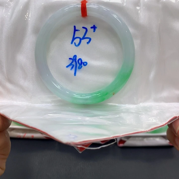 翡翠未镶嵌手镯翡翠7