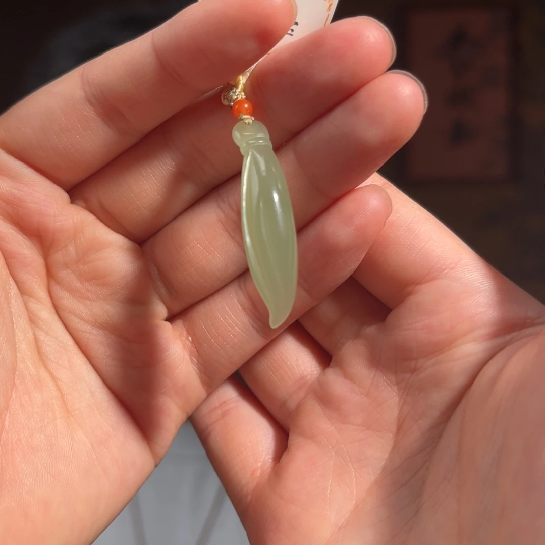 和田玉未镶嵌吊坠(不含链)玉兰花50