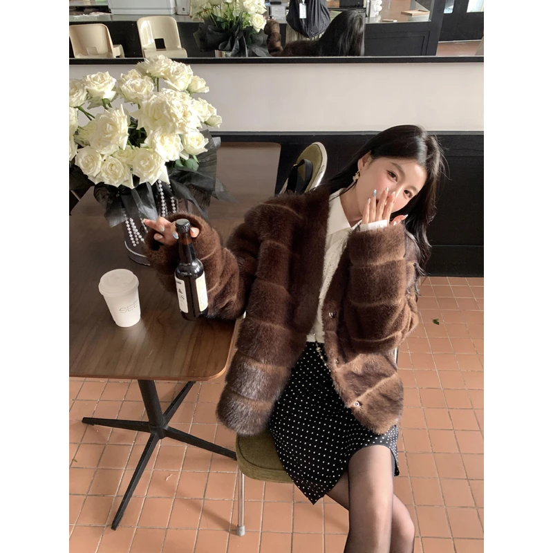 徐易易 仿紫Dv领短款环保皮草外套女装贵妇年轻显瘦高级洋气大衣