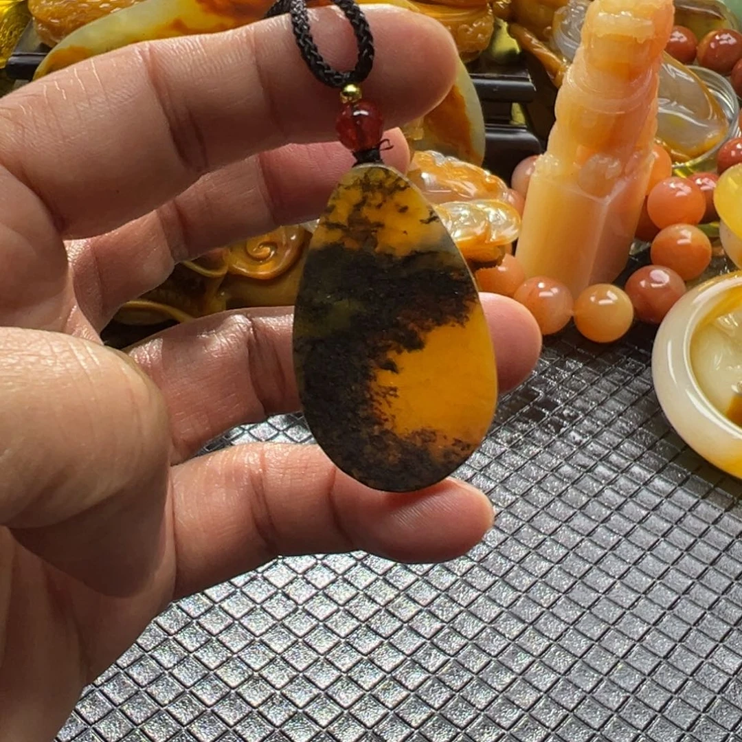 石英质玉未镶嵌颈饰