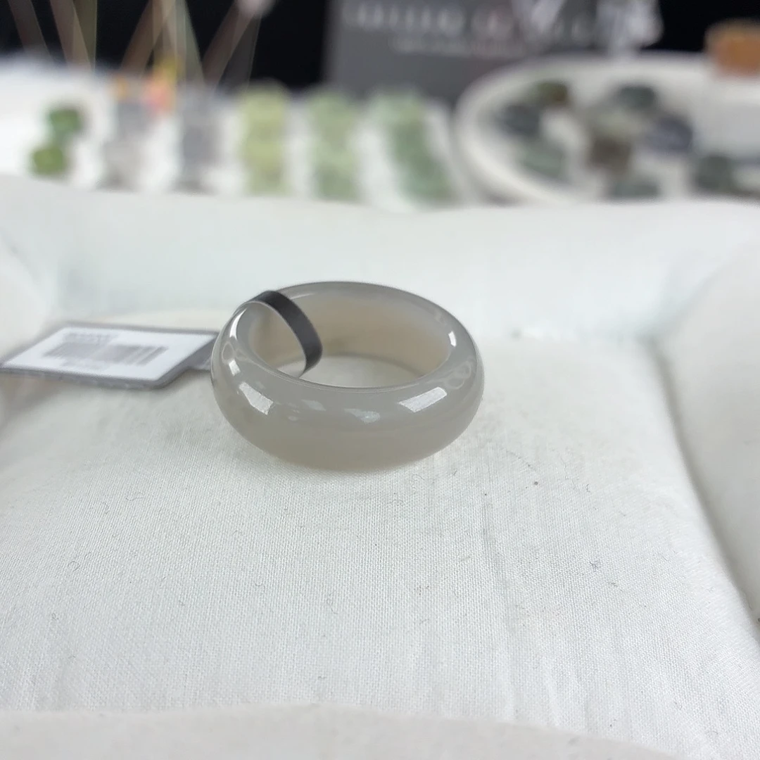 和田玉未镶嵌戒指i2高级灰轮胎18.8不退换