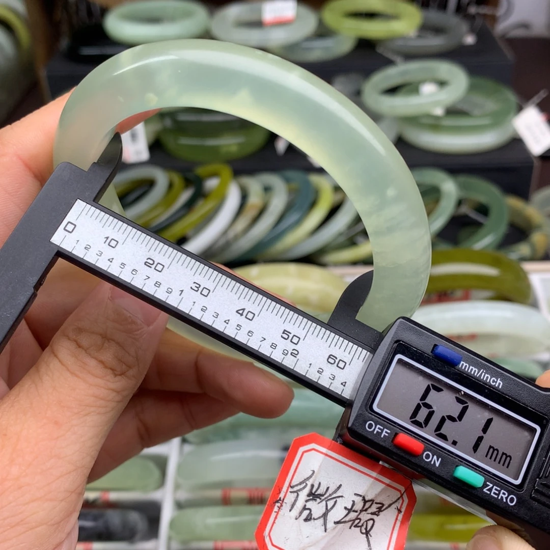 蛇纹石玉未镶嵌手镯789
