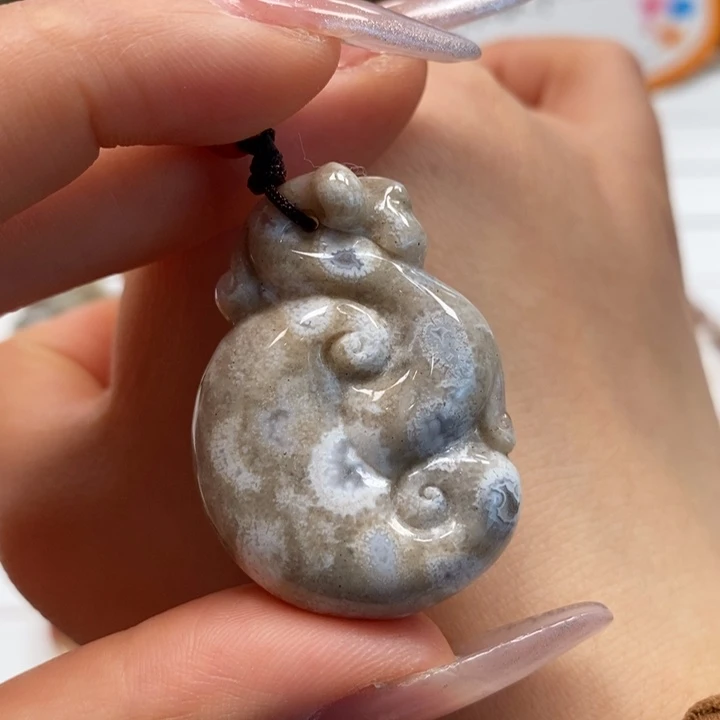 硅化玉颈饰未镶嵌万事顺心如意