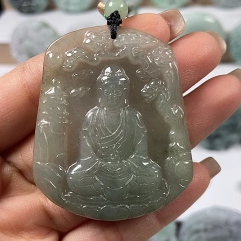 翡翠颈饰未镶嵌大日如来福利