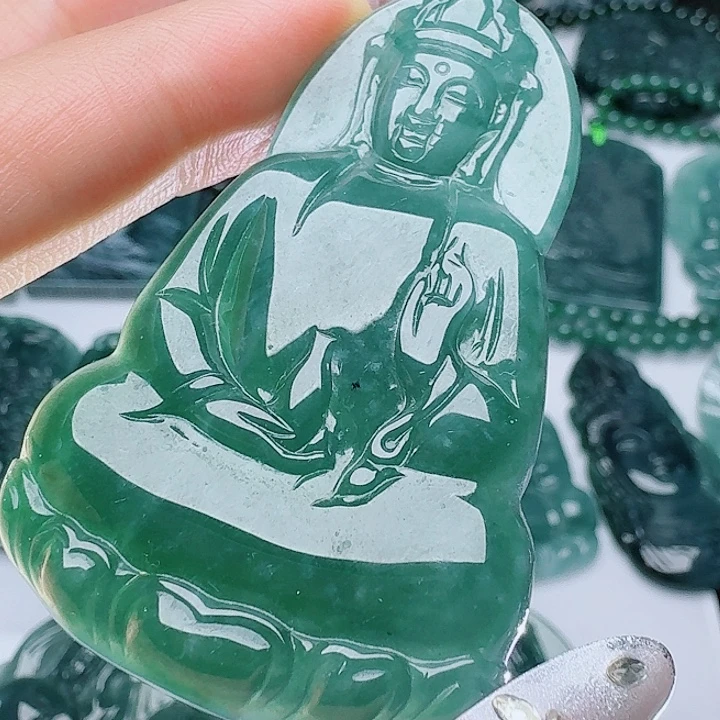 翡翠未镶嵌颈饰天然的A货翡翠多样性发其一