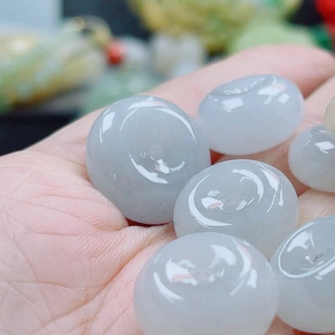 翡翠未镶嵌颈饰多样性发货一件