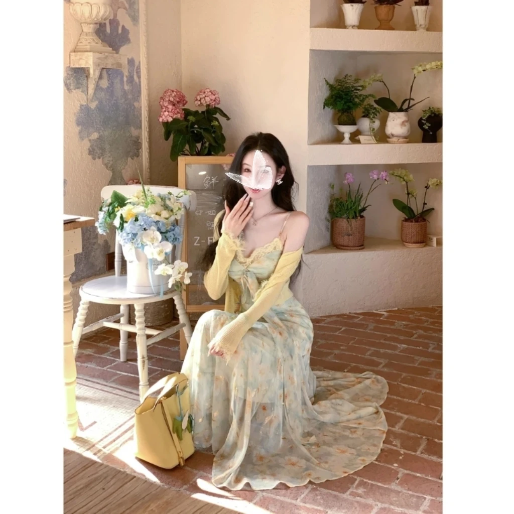 新款设计感刺绣花边吊带连衣裙气质长裙（自带胸垫）