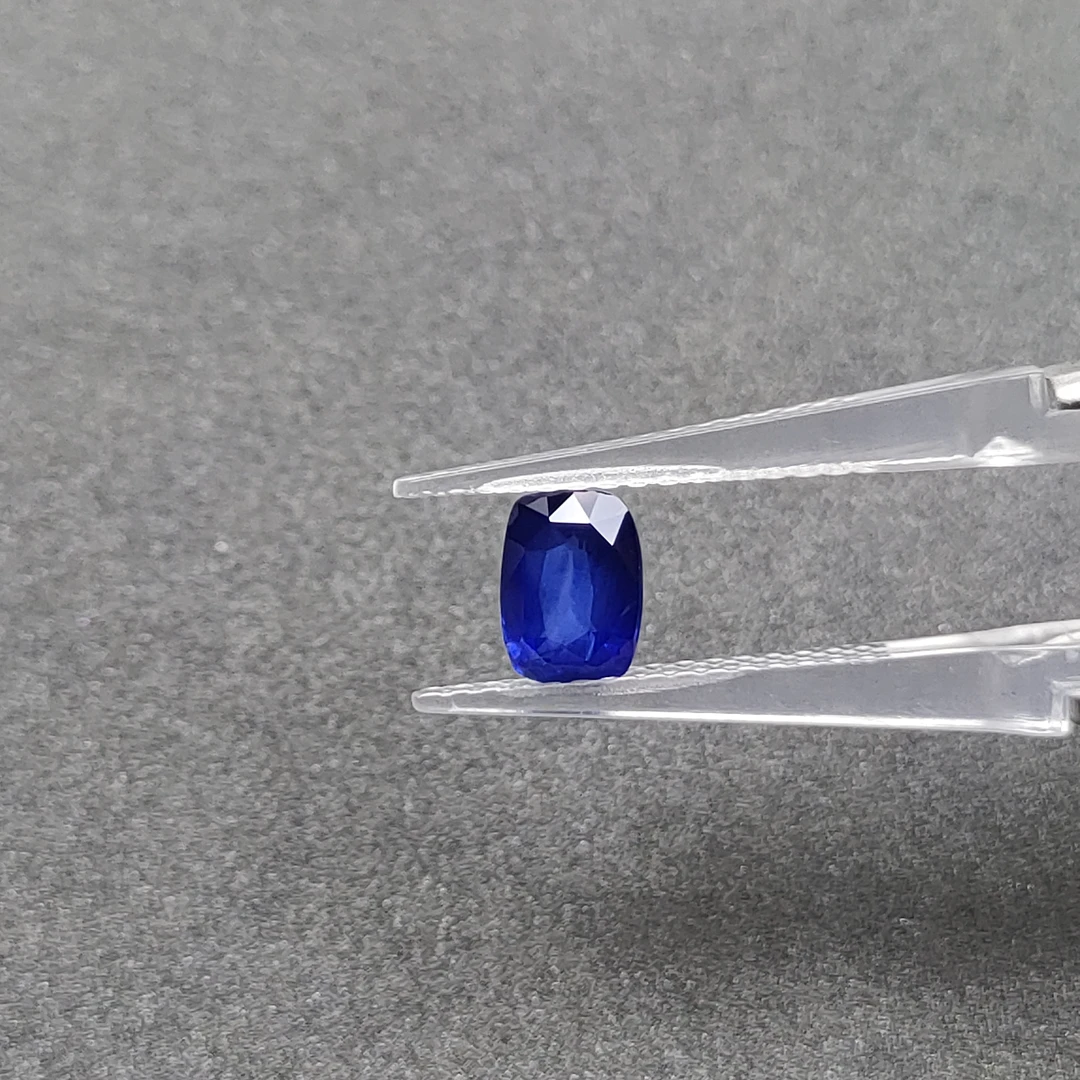 RBvv 蓝宝石-1.68ct（01085414）0725