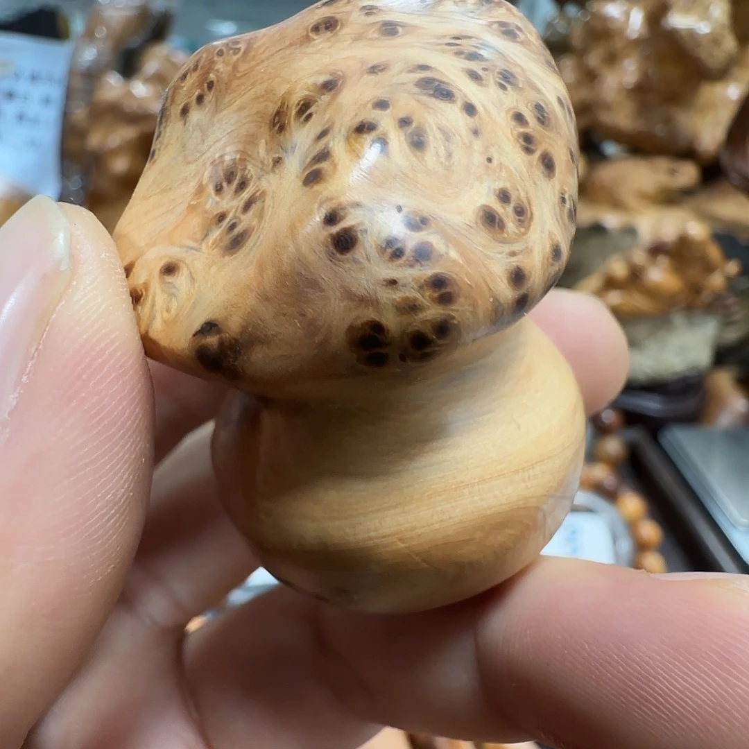 柏木（崖柏）开播福利太行陈化榴花手把件