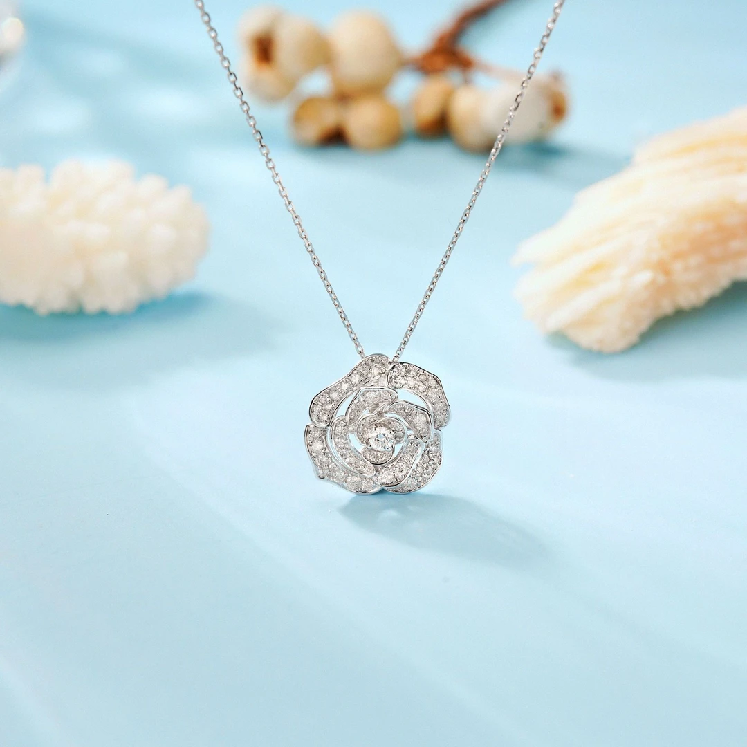 N430136  精致优雅“人间富贵花”小版山茶花18K金钻石项链气质轻奢