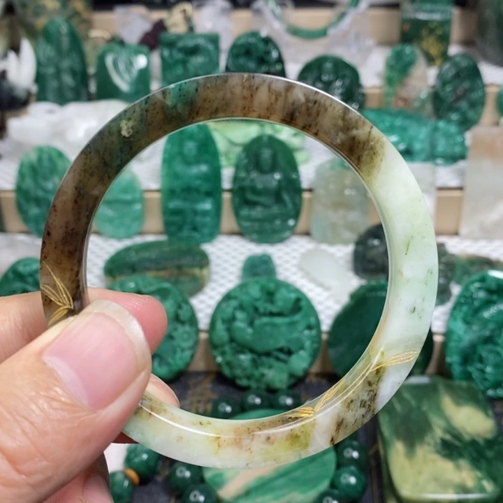 未镶嵌独山玉手镯