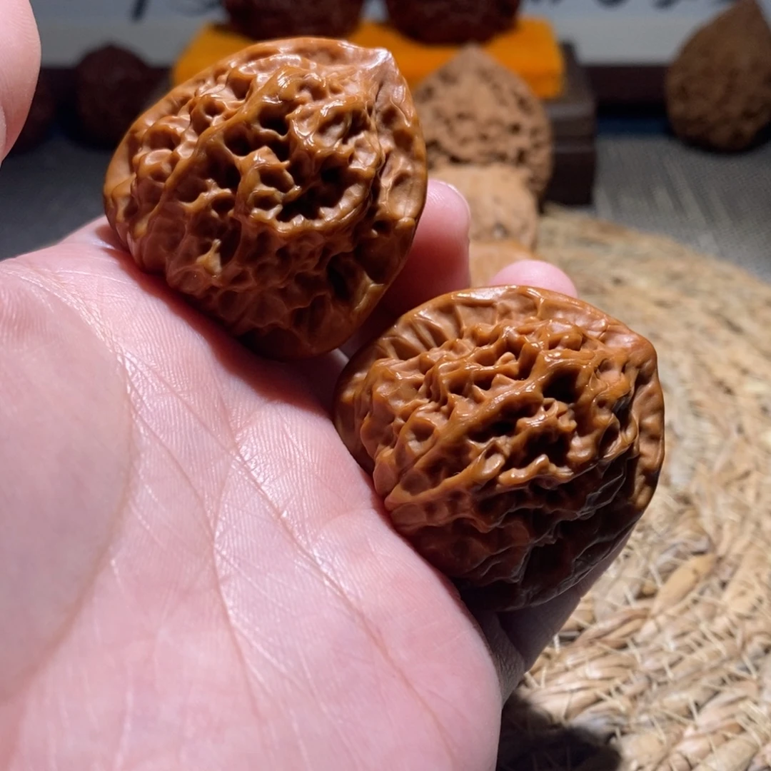 张***识吊坠桃核40蜡皮蟾