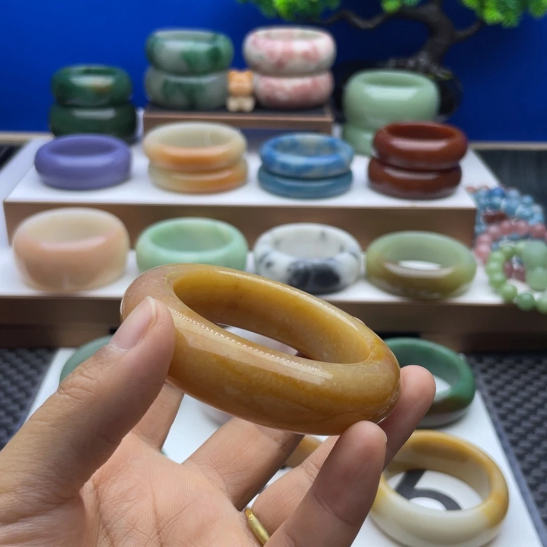 石英质玉未镶嵌手镯