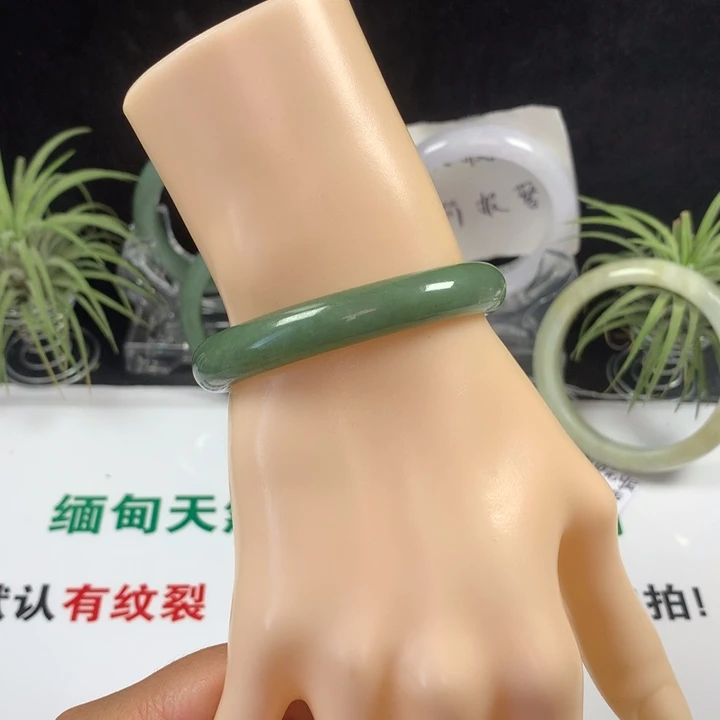翡翠未镶嵌手镯42