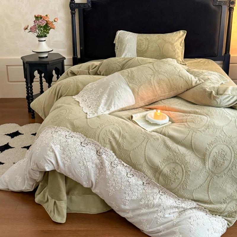 2025秋冬新款加厚雕花绒婴儿绒花边款公主风四件套-秘密花园被套