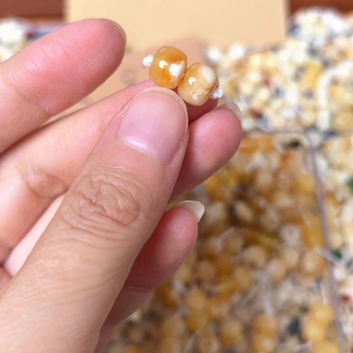 蜜蜡未镶嵌裸石8mm一对