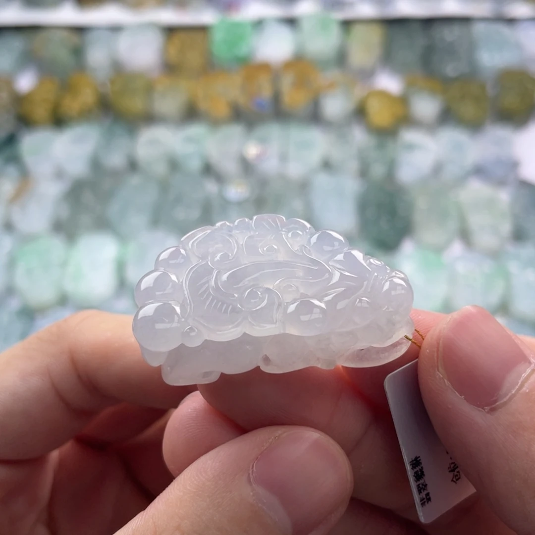 翡翠未镶嵌颈饰貔貅19