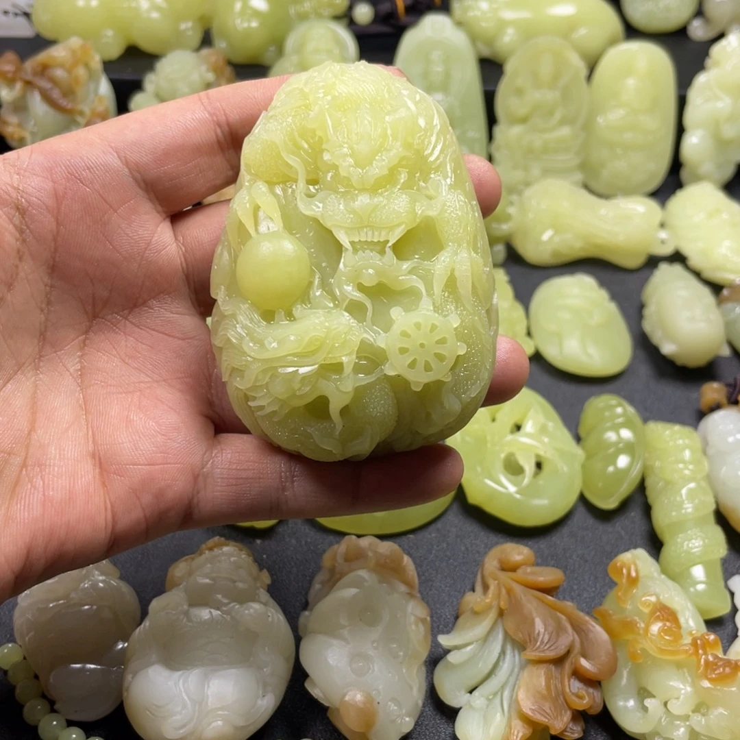 和田玉未镶嵌颈饰