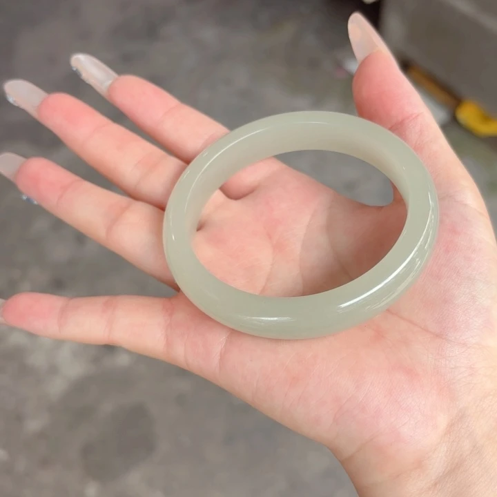 东陵石手镯未镶嵌