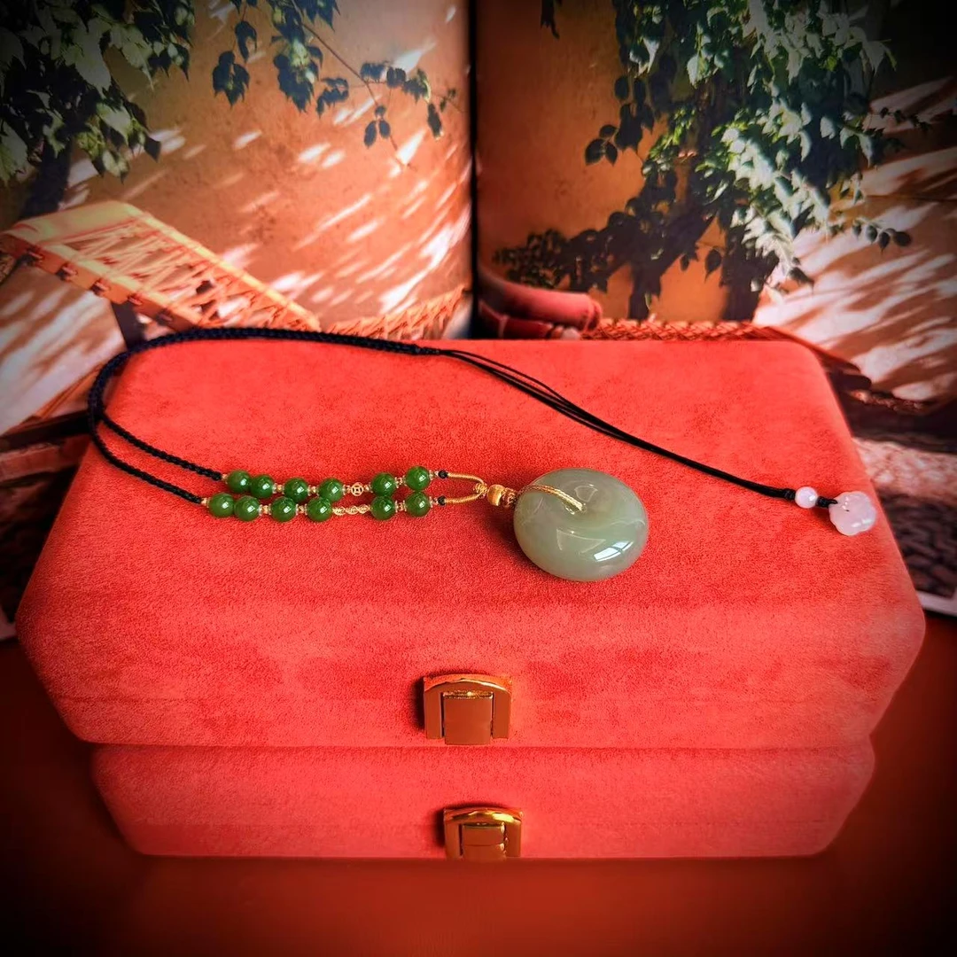 壹屿珠宝     725040  18 k金配件和田玉传世级颈饰