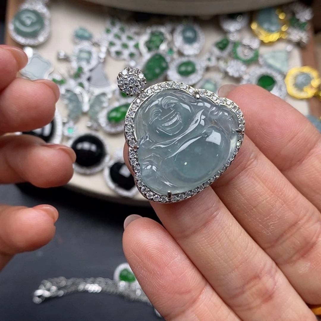 翡翠颈饰未镶嵌翡翠