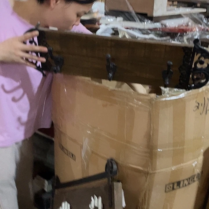 太*义陶瓷花瓶，部分微瑕