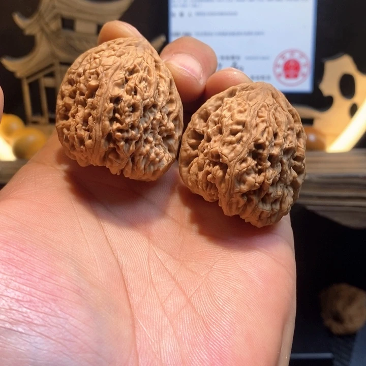 文玩核桃把件知*航39天残顺拐大溜疤