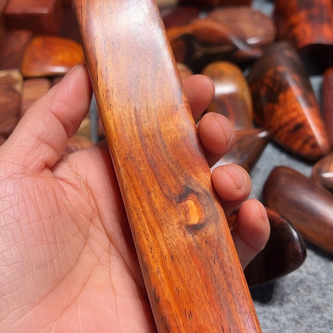 形***M交趾黄檀（大红酸枝）