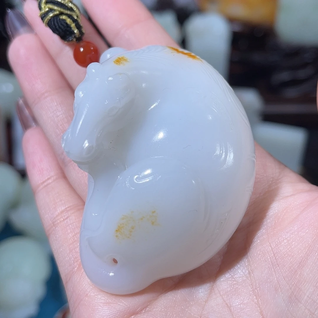 颈饰未镶嵌和田玉（糖玉）