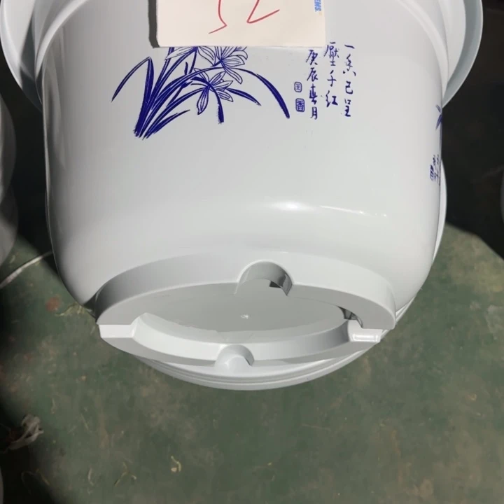 编号是52号的52号的花盆