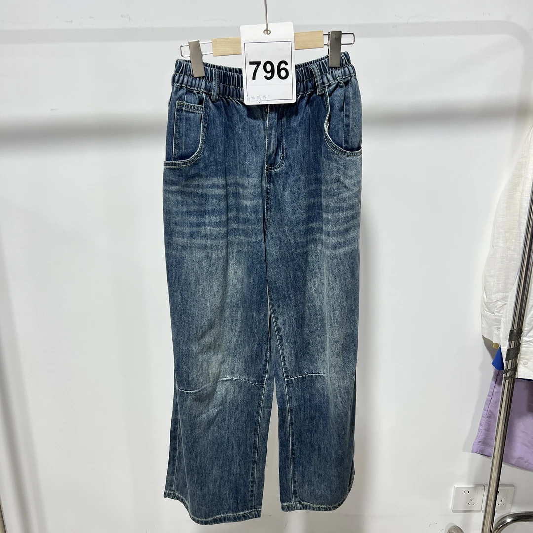 796-5622。    复古港风创意磨白百搭直筒牛仔裤