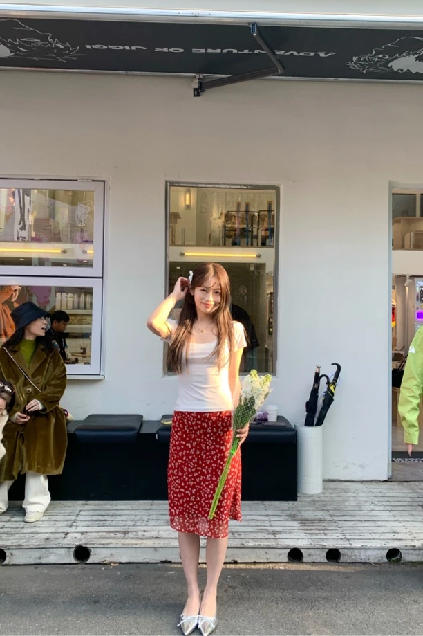 正肩大U领透感慵懒纯色t恤女新款