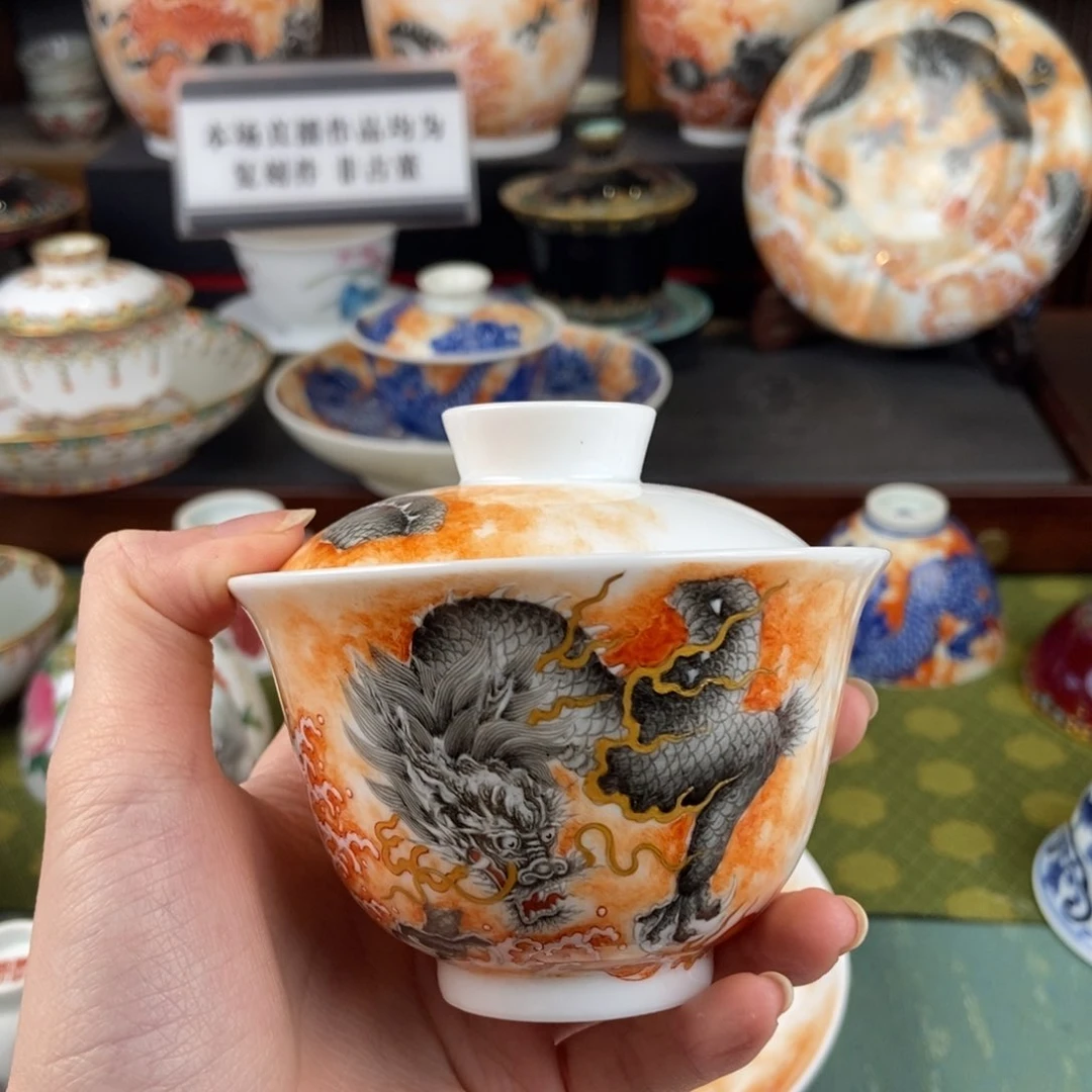 陶瓷的设计师是一个人的