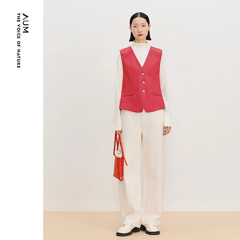 AUM/噢姆时尚百搭白色休闲斜纹柔光牛仔裤女士锥形裤M1FZ18135