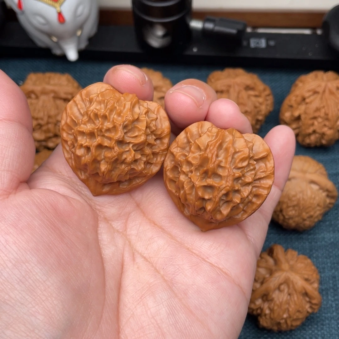 文玩核桃把件全品龙鳞纹37.8