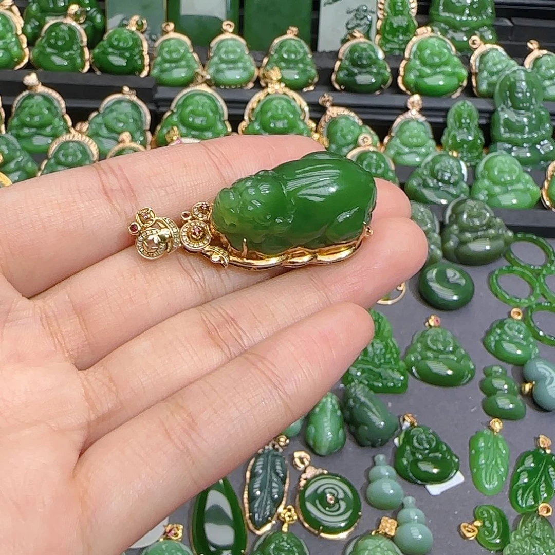 和田玉（碧玉）18K金镶嵌颈饰