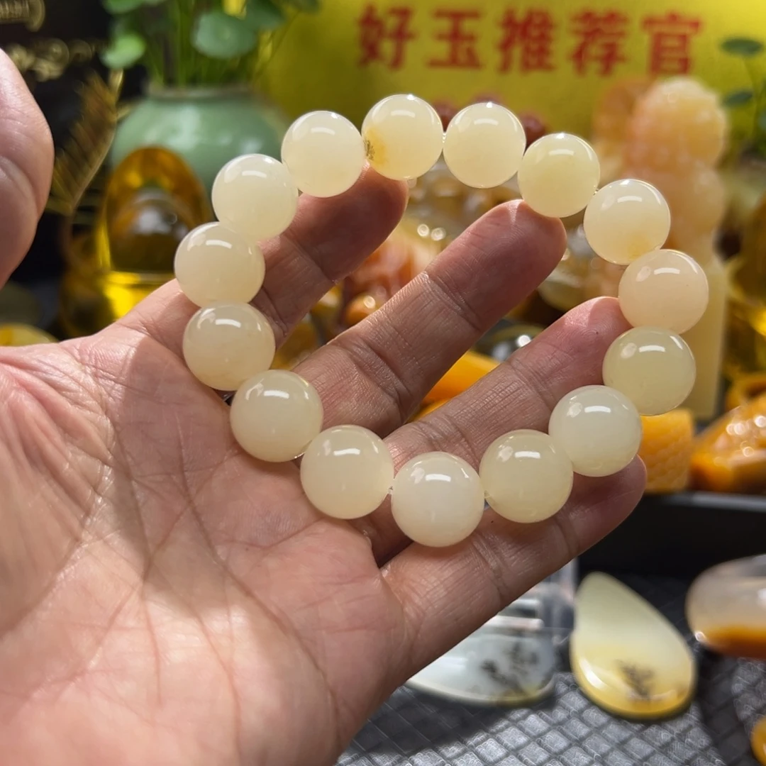 石英质玉未镶嵌颈饰