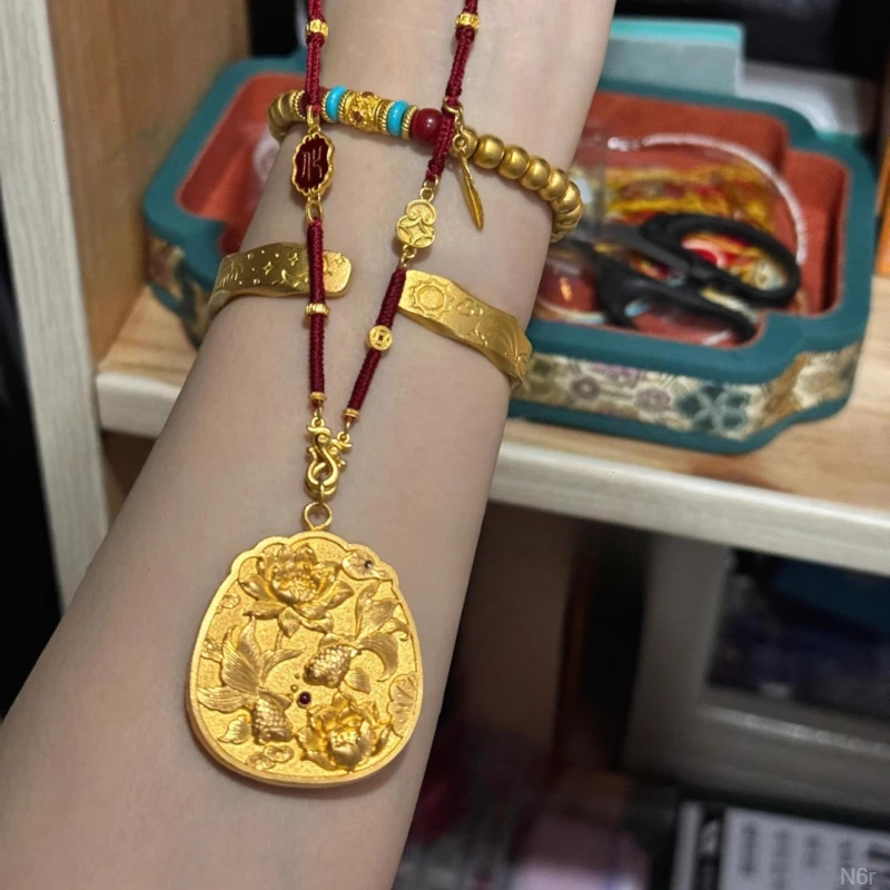 项链 好运莲莲锦鲤吊坠编织古法经典气质发光蝴蝶项链时尚
