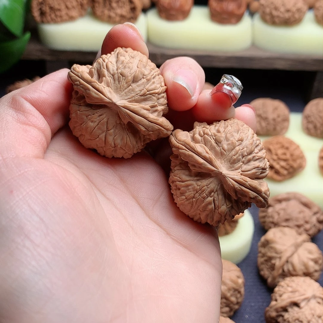 【闪购商品】文玩核桃吊坠全品球白白狮子40