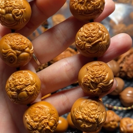 橄榄核吊坠?**哥光背钟馗