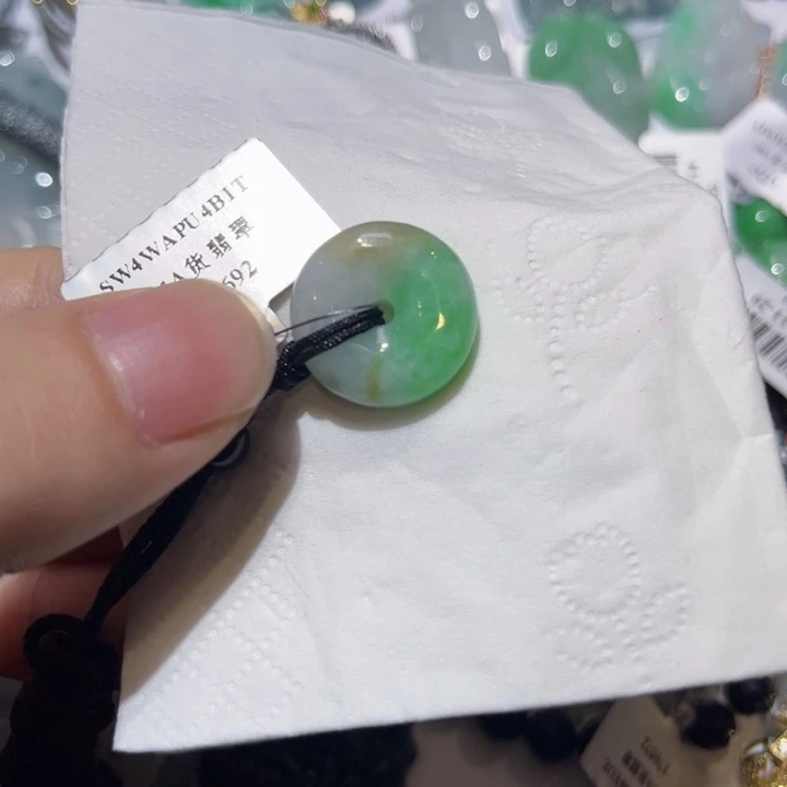 翡翠颈饰未镶嵌天然翡翠A货