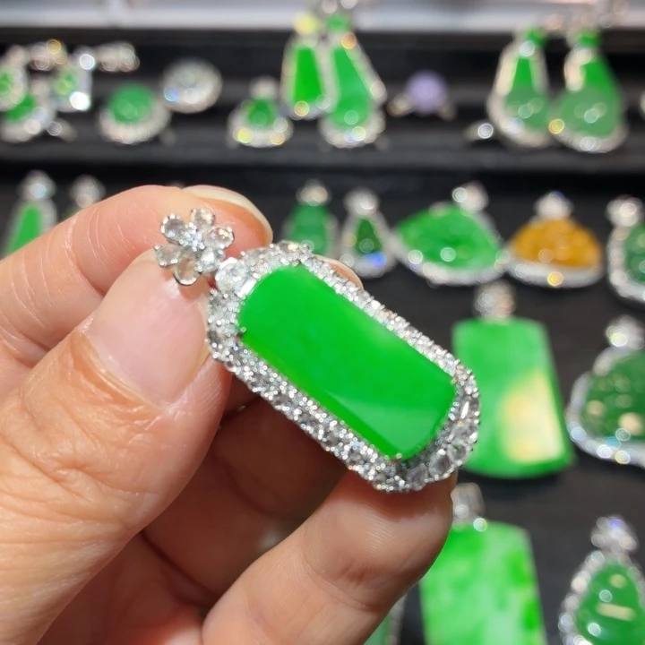 翡翠18K金镶嵌吊坠(不含链)翡翠