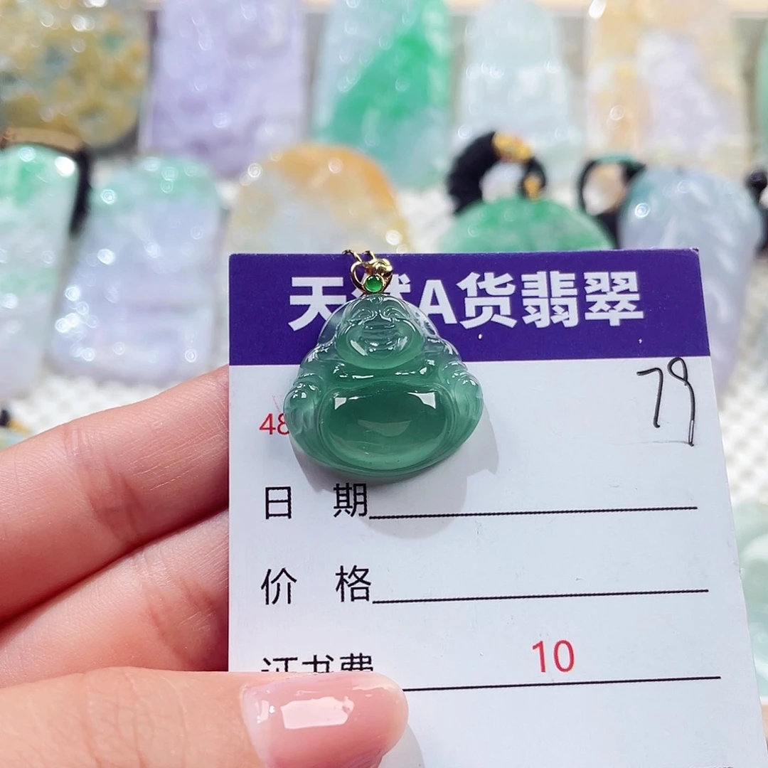 颈饰18K金镶嵌翡翠佛