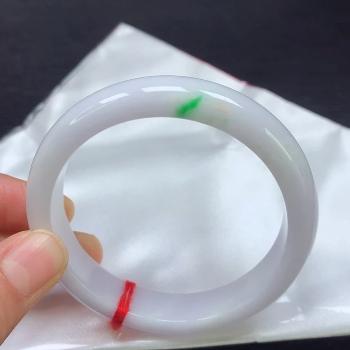 翡翠手镯未镶嵌57圈