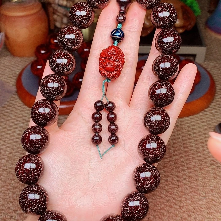 檀香紫檀（小叶紫檀）20手持