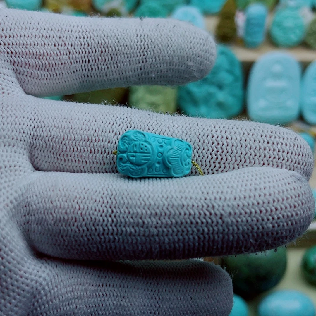 绿松石未镶嵌珠宝奇石