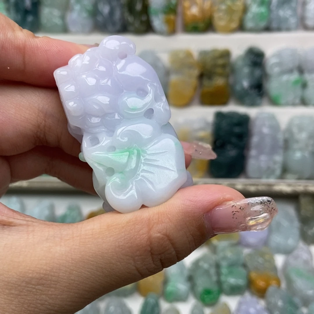 翡翠未镶嵌吊坠(赠链)