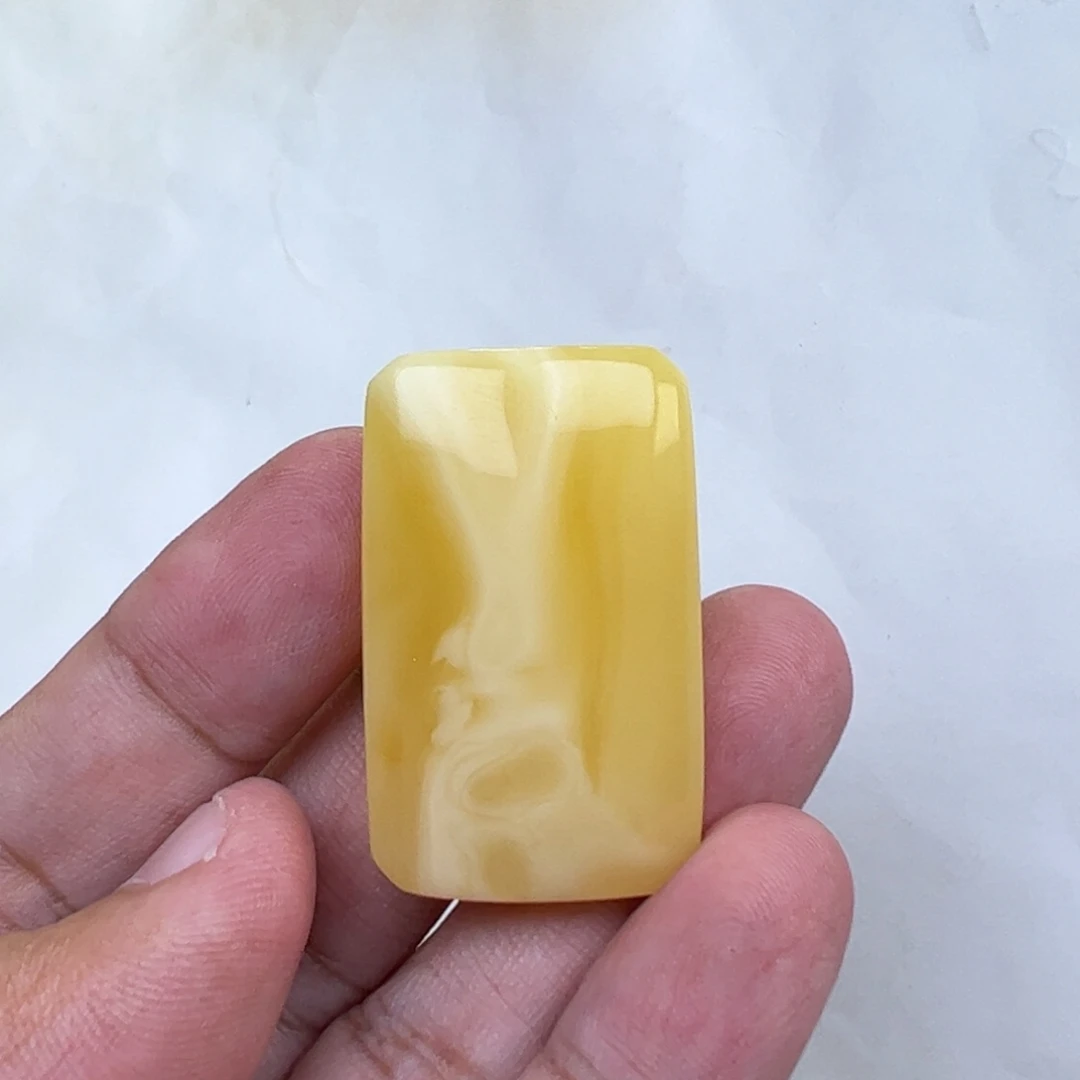 【闪购商品】琥珀未镶嵌珠宝奇石8.22克