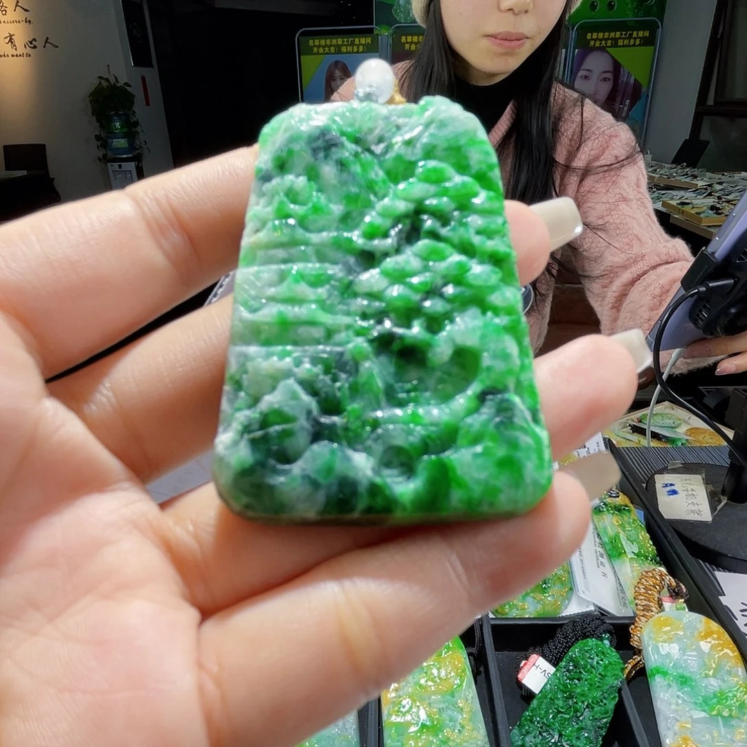 颈饰未镶嵌翡翠一