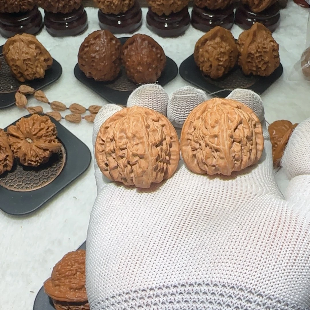 豫***头吊坠文玩核桃白狮子